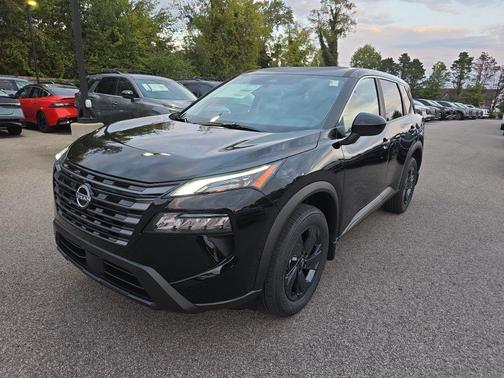 Super Black 2027 Nissan Rogue SV