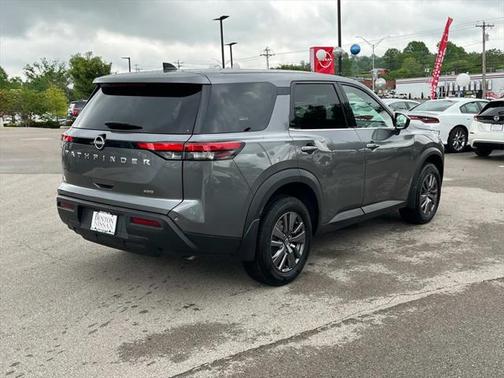 2023 Nissan Pathfinder S 4WD