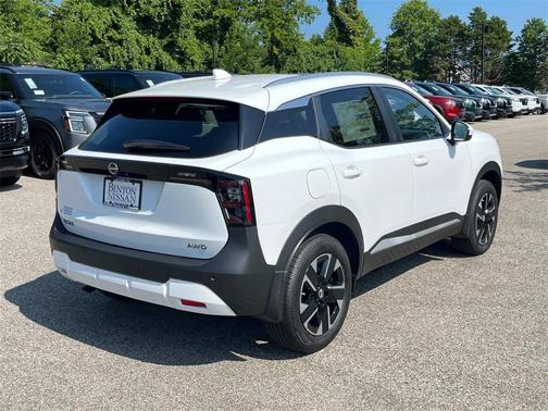 2025 Nissan Kicks SV