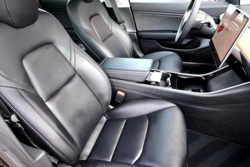 Photo 5 of 32 of 2020 Tesla Model 3 Performance