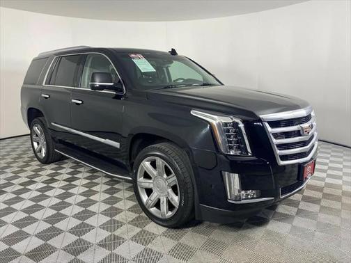 Photo 3 of 28 of 2017 Cadillac Escalade Luxury