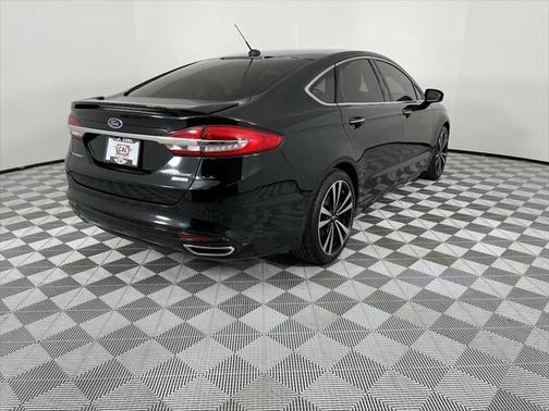 Photo 4 of 30 of 2017 Ford Fusion Titanium