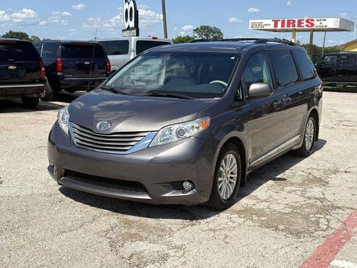 2013 Toyota Sienna XLE