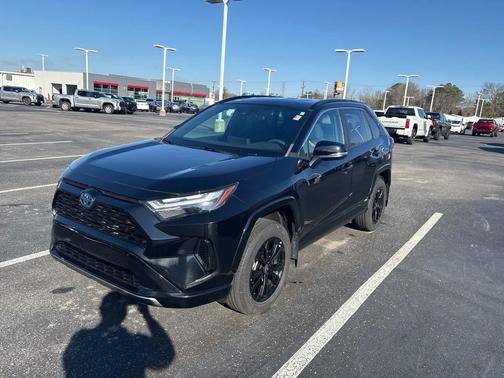 2023 Toyota RAV4 Hybrid SE