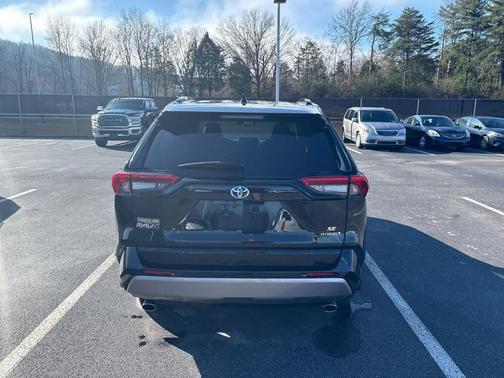 2023 Toyota RAV4 Hybrid SE