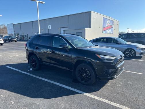 2023 Toyota RAV4 Hybrid SE