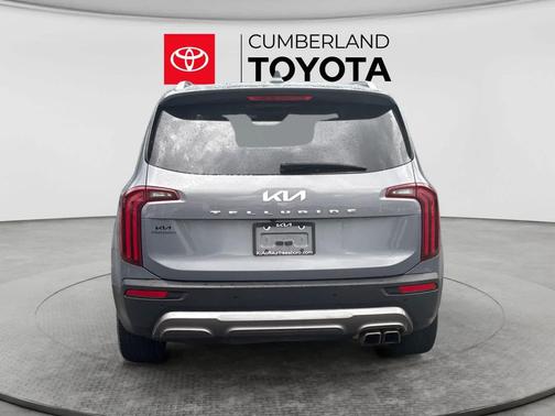 Everlasting Silver 2022 Kia Telluride EX