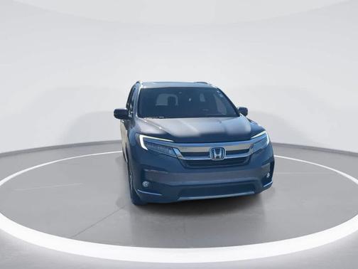 2022 Honda Pilot Touring 8-Passenger