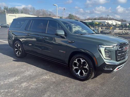 2025 GMC Yukon XL 4WD AT4