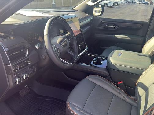 2025 GMC Yukon XL 4WD AT4