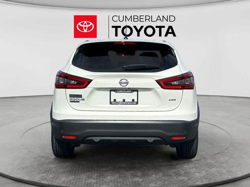 Glacier White 2022 Nissan Rogue Sport S