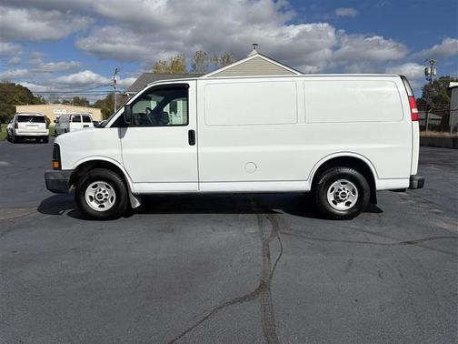2009 GMC Savana 2500 Base