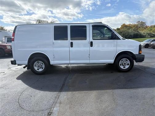 2009 GMC Savana 2500 Base
