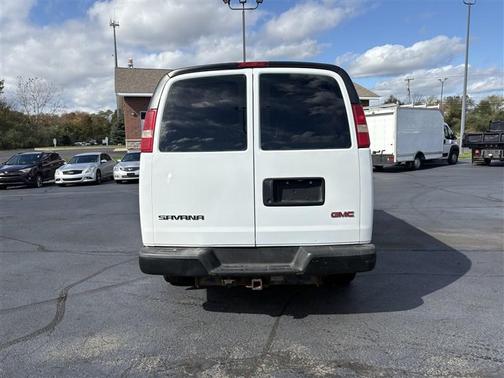 2009 GMC Savana 2500 Base