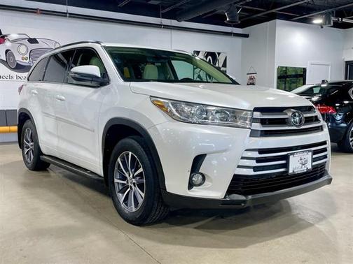 2017 Toyota Highlander SE
