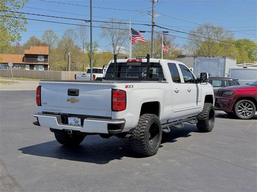 Summit White 2017 Chevrolet Silverado 1500 2LT