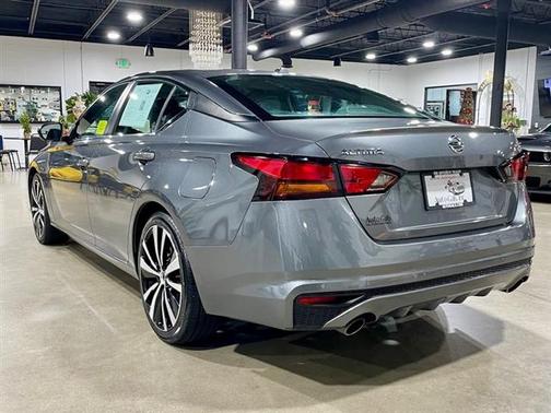 2022 Nissan Altima SR FWD