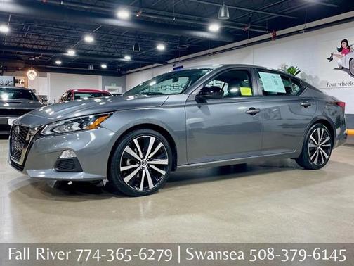 2022 Nissan Altima SR FWD