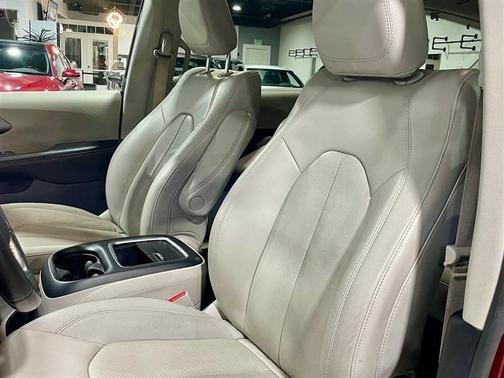 2021 Chrysler Pacifica Hybrid Touring L