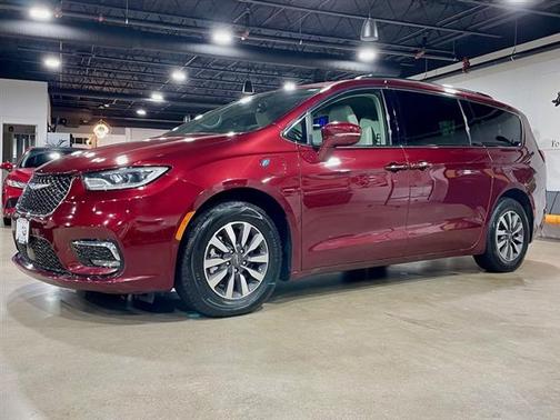 2021 Chrysler Pacifica Hybrid Touring L