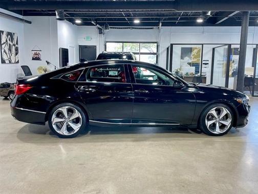2020 Honda Accord Touring 2.0T