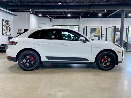 2021 Porsche Macan Base