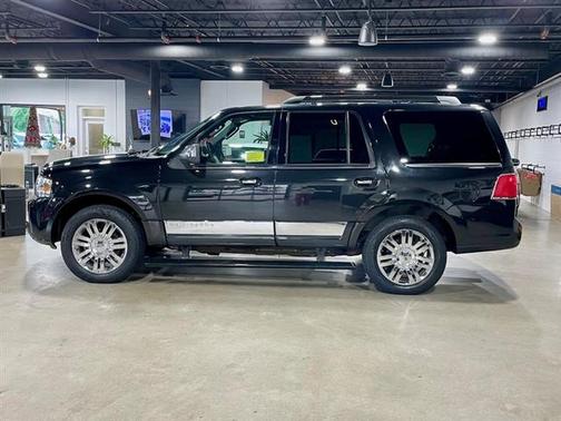 2010 Lincoln Navigator Base