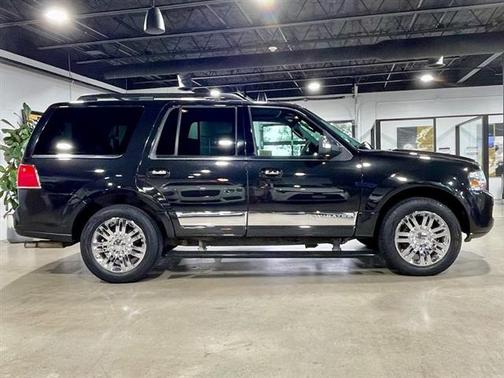 2010 Lincoln Navigator Base