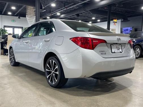 Classic Silver Metallic 2018 Toyota Corolla SE