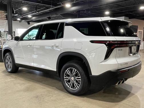 Summit White 2024 Chevrolet Traverse LS