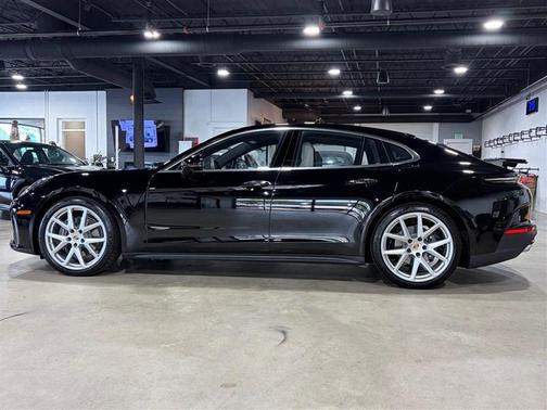 BLACK 2025 Porsche Panamera 4