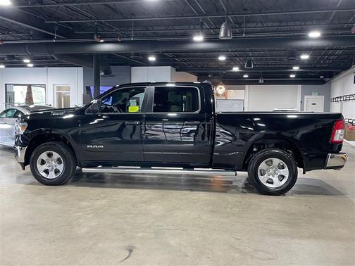 Diamond Black Crystal Pearlcoat 2023 RAM 1500 Big Horn/Lone Star