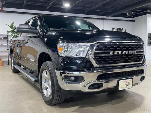 Diamond Black Crystal Pearlcoat 2023 RAM 1500 Big Horn/Lone Star