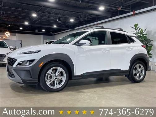 Lunar White 2023 Hyundai KONA SEL