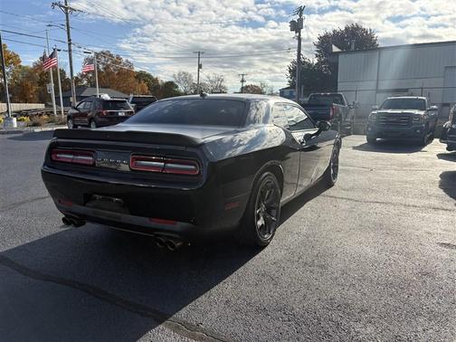 2017 Dodge Challenger SXT
