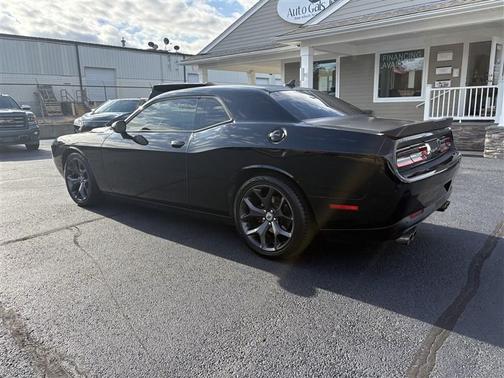 2017 Dodge Challenger SXT