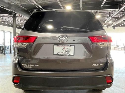 Predawn Gray Mica 2019 Toyota Highlander XLE