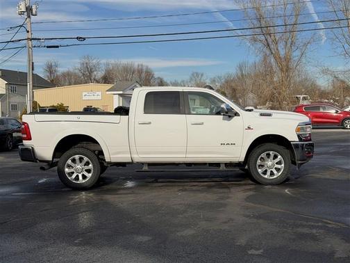 2019 RAM 2500 Laramie Crew Cab 4x4 6'4' Box