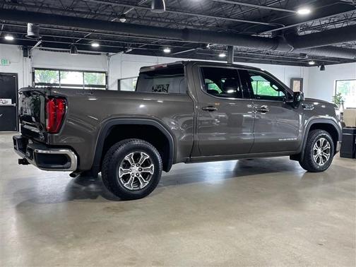 Deep Mahogany Metallic 2020 GMC Sierra 1500 SLE