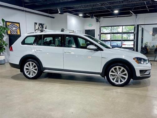 2017 Volkswagen Golf Alltrack TSI S
