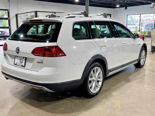 2017 Volkswagen Golf Alltrack TSI S