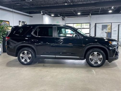 Crystal Black Pearl 2023 Honda Pilot AWD EX-L 7 Passenger