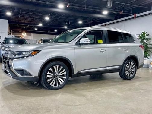 2020 Mitsubishi Outlander SE