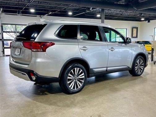 2020 Mitsubishi Outlander SE
