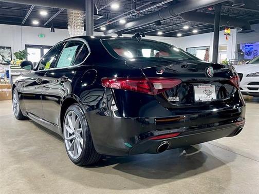 2018 Alfa Romeo Giulia Base