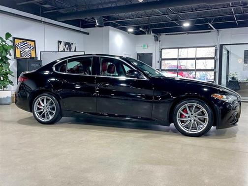 2018 Alfa Romeo Giulia Base