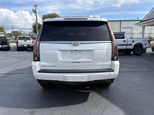 2016 Cadillac Escalade Luxury