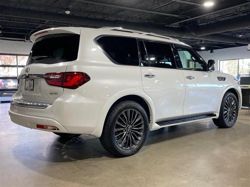 2024 INFINITI QX80 SENSORY AWD