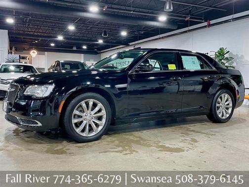 2018 Chrysler 300 Touring