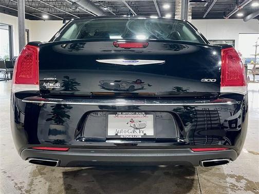 2018 Chrysler 300 Touring